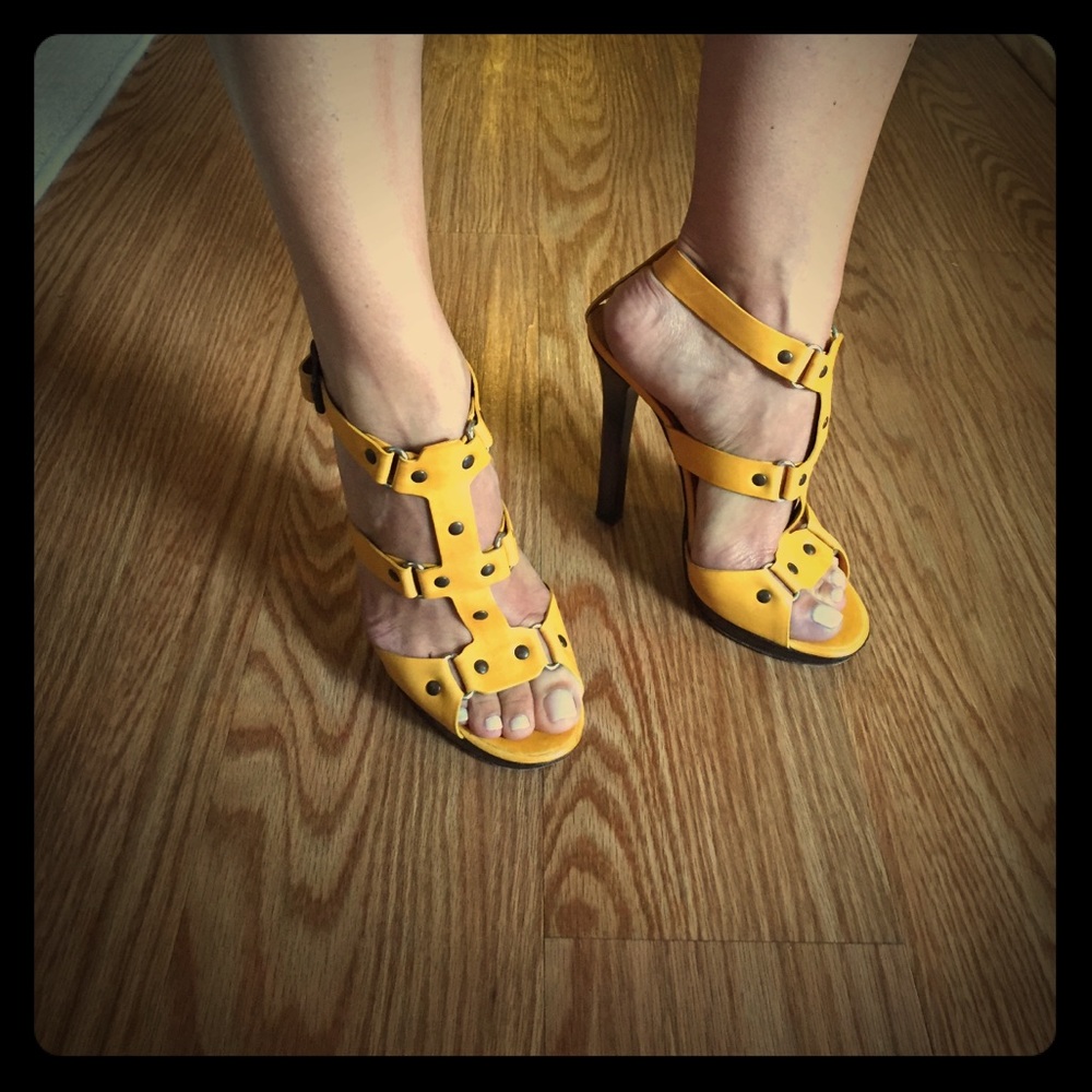 Jimmy Choo Vachetta sandal, yellow, size 7.5